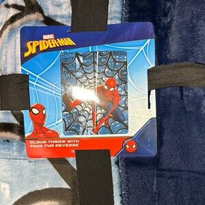 Marvel Spider-Man Faux Fur Throw Blanket